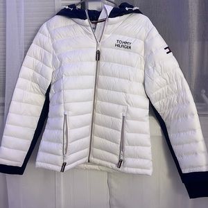 Tommy Hilfiger Packable Lightweight coat with attached bag